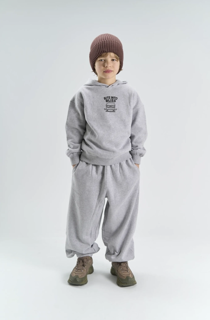 yon light grey mela
